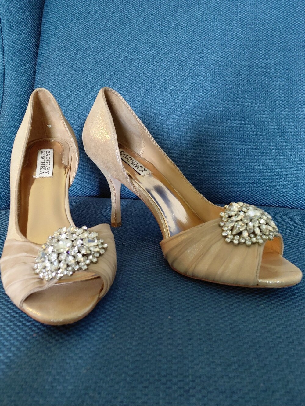 Badgley Mischka Champagne Irridescent Embellished Peep Toe Heels Glamour